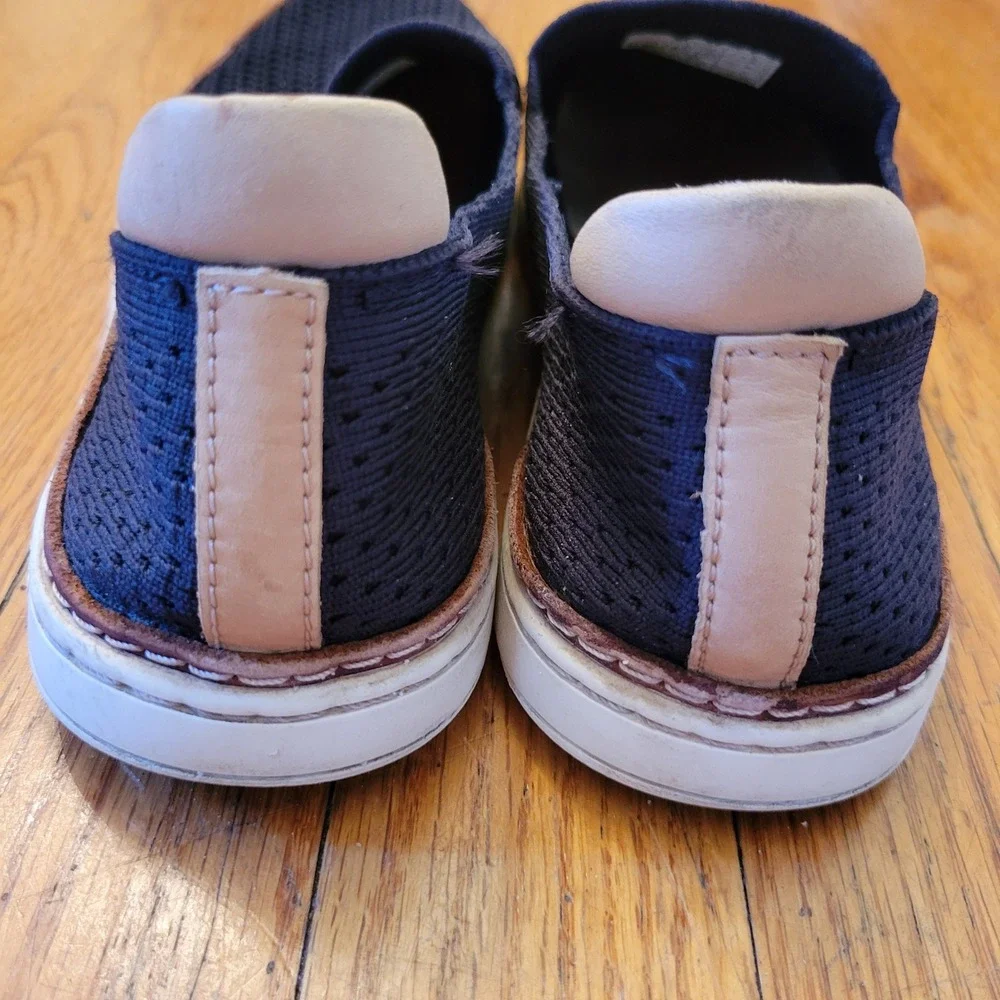 UGG‎ Navy Blue Knit Slip On Loafers Casual Sneakers Shoes 7 SAMMY Preppy